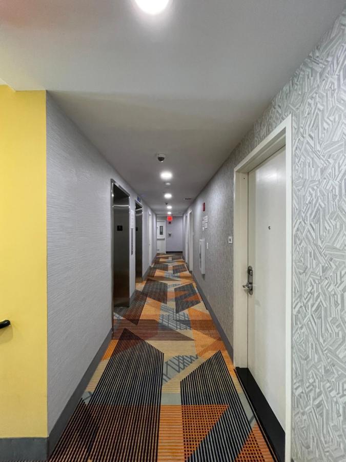 Hotel Super 8 By Wyndham Brooklyn Williamsburg New York Exteriér fotografie